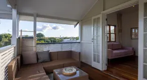 6KM to CBD Convenient 5BR Queenslander Coorparoo - Image 4