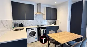 Spacious 2 Bed 2 Bath Flat with Free parking - Image 4