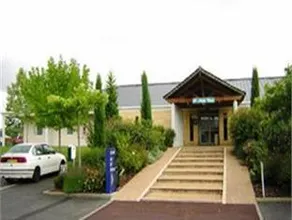 Hôtel Grand Confort Le Moulin Rouge - Image 4