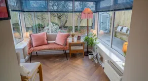 Art Deco Period Townhouse with Garden Near to Town - Image 3