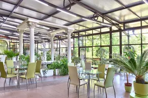 Estreya Palace & Residence - Image 5