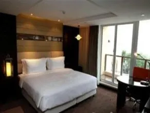 Grand Metropark Hotel Qingdao - Image 4