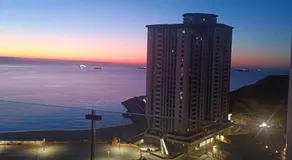 E1 18th Floor Studios - Scenic Sea & Beach Views - Image 3
