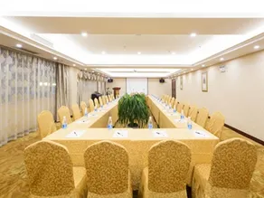 Vienna Hotel Yangzhou Outlets Plaza He Garden - Image 5