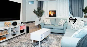 Lakeside Living - Image 2