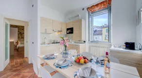 Aparthotel Arona on Lakeshore - Image 4