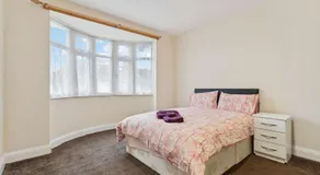 Beautiful Cozy Room - Image 2