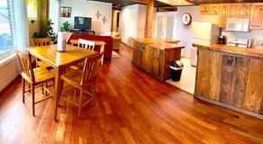Black Jacks Downtown Loft - Image 5