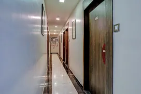 Hotel O Blue Inn Residence Near R City Mall - Image 4