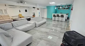 The Family Palace - Image 2