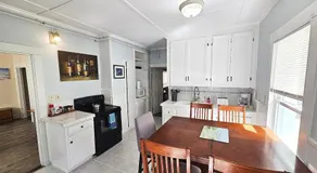 Spacious 4BD apt Sleeps 10 Walk to beach 7 min - Image 3