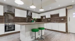 Ashbys Accommodation & Spa hire - Image 5