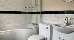 The Glen Mona Hotel - Image 2