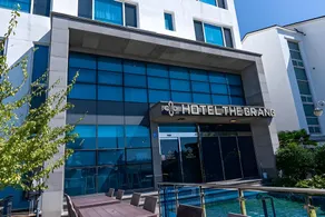 Hotel The Grang Jungmun - Image 4