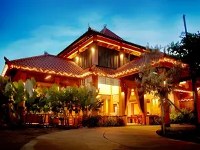 Nyiur Indah Beach Hotel - Image 2