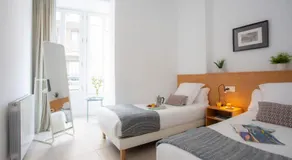 NRA ESFCTU00004602500068436600000000000000000000VT34023V8Appartement d'une chambre au centre de Valence, parallèle à la célèbre Calle de la Paz, avec garage dans le même immeuble. Entièrement équipé et doté d'un mobilier confortable pour votre c - Image 2
