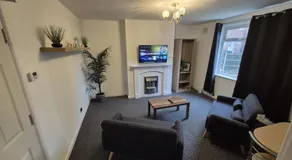 Stunning 4 BedHouse Company Workers Welcome, Parking, Wifi, Netfix - Image 5