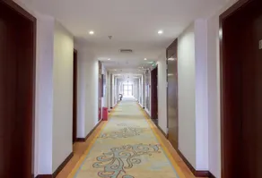 YUNDING INTERNATIONAL HOTEL - Image 4