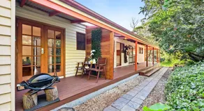 Serene Farm Stay, Modern 3BD, Central Tilba near Mystery Bay! Pets OK - Image 4