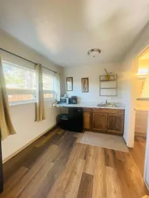 Riverfront Lodging - Image 5