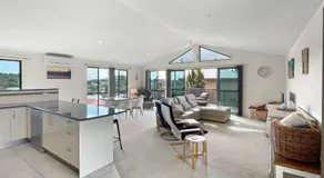 Villa Franco – Pet Friendly – Walk to the Beach - Image 4
