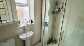 Cosy Motorhome Escape in Surrey - Image 2