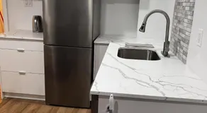 Brand New Comfortable and Cozy Apartment near the Airport - Image 3