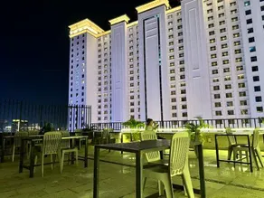 Oriental Hotel - Image 4