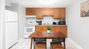 Spacious & Quiet 4bd House in Prime Location! - Image 4