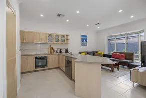 Spacious Glenunga Home with Garage Parking - Image 5