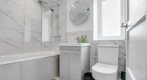 Business & Family Friendly 6 Bed Stay with Garden - Free Parking - Fast Wi-Fi and workspace - London & Essex Links - Image 2