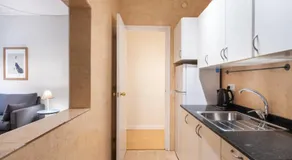 Sagrada Familia 2 min away, Spacious 3BR, Barcelona - Image 3