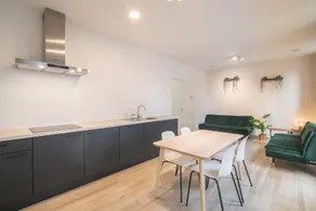 Urban Chic Apartment with Terrace - Image 4