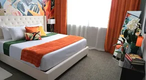 Lux New Apt By Airport and St Johns River - Image 2