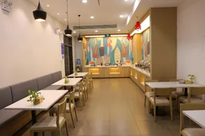 Hanting Hotel Haicheng Xinghai Street Wanda - Image 3