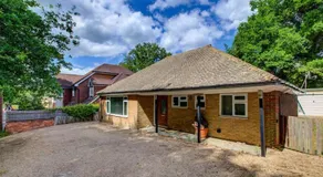 Comfy Bungalow Virginia Water - Near Golf Club - Image 5