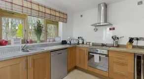Stunning cottage with hot tub - Image 4