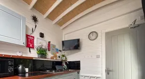 Shepherds hut Bath - Image 5