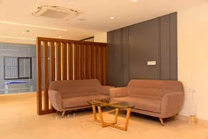 TGI Felicity - Image 3