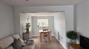Pet-Friendly - 2 Bedrooms Bungalow hot tub parking - Image 2
