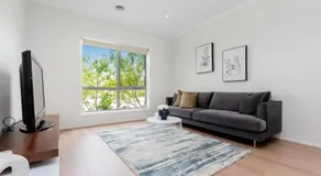 3 bedroom Townhouse In Bonbeach VIC - Image 2