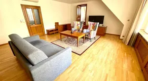 Huge Apartment with Private Parking in Center - Image 2