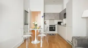 Superb 1-Bed Apartment in Hertfordshire - Image 3