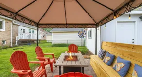 Sleeps 10 + Coffee bar + Game Room + Train to CHGO - Image 4