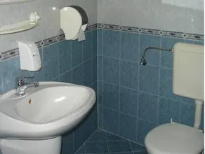 Tisza Alfa Hotel - Image 4