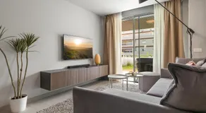 ViVi Homes - Cosy Beach Pool, Gym & Beach - Image 2