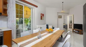 Flora Beach House - Image 3