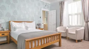 Lauriston Hotel - Image 2