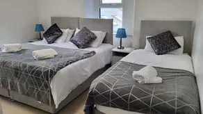 Trivia House - Image 4