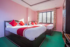 OYO 137 Hotel Pranisha Inn - Image 2